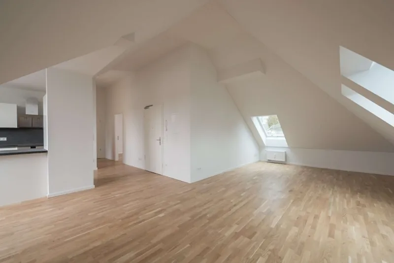 Neubau-Dachgeschosswohnung im wunderschönen und grünen Märchenviertel — photo 1